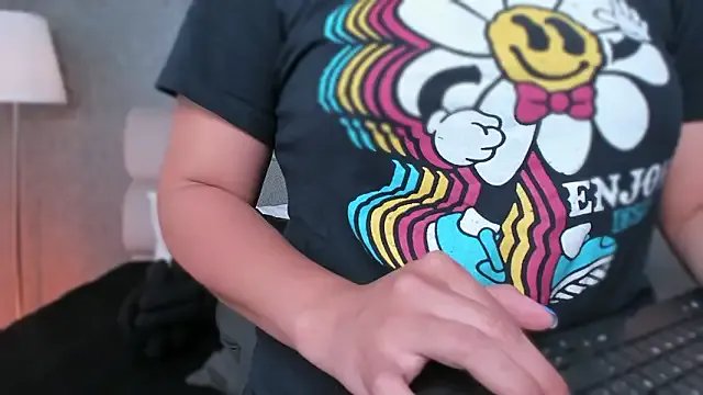 ah_mara_ — SQUIRT IN FEET