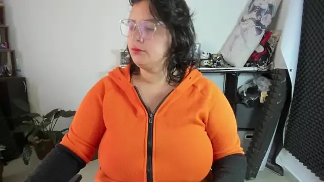 aika-dreams on StripChat 