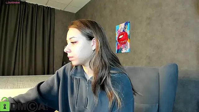 Al1ice_Moures on StripChat