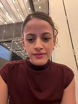 Offline alana15 on StripChat