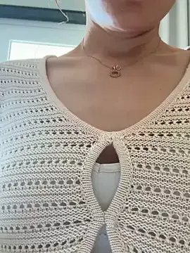 Offline alana15 on StripChat