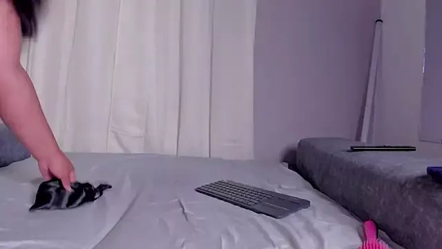 ale_cam on StripChat