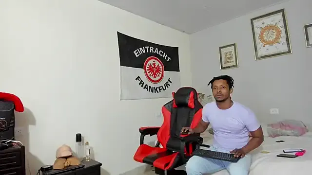 Offline AlejoKhalifa_ on StripChat