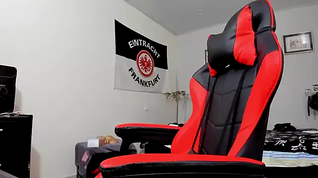 Offline AlejoKhalifa_ on StripChat