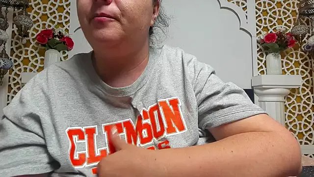 AleshaArabian on StripChat