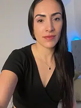 alessandra-a on StripChat