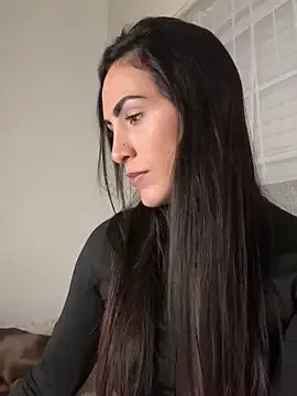 alessandra-a on StripChat