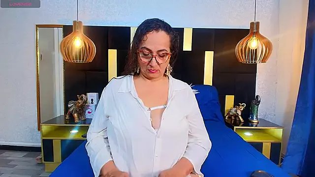 AlessandraLeroy on StripChat