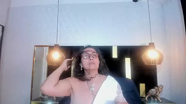 AlessandraLeroy on StripChat