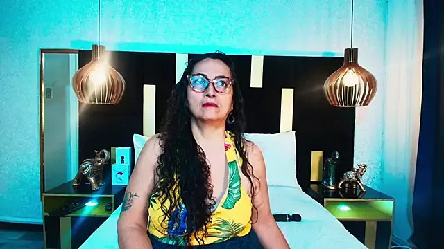 AlessandraLeroy on StripChat