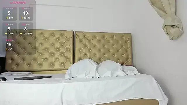 Alessiiaa_ on StripChat