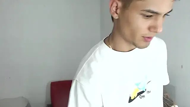 Alex_mojica on StripChat