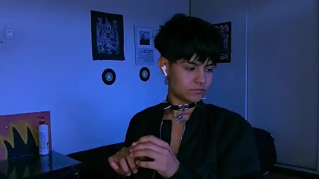 alex_one888 on StripChat