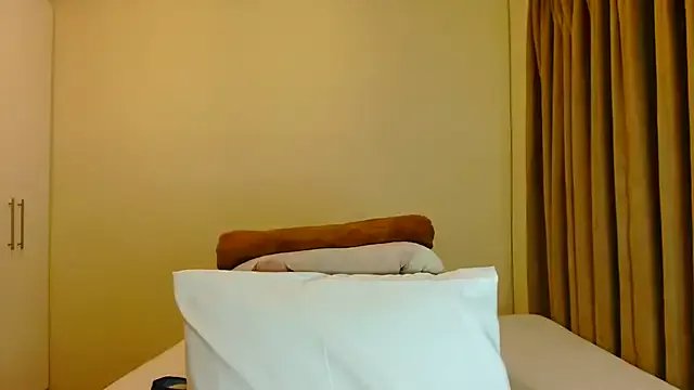 ALEXABOUJEE95 on StripChat