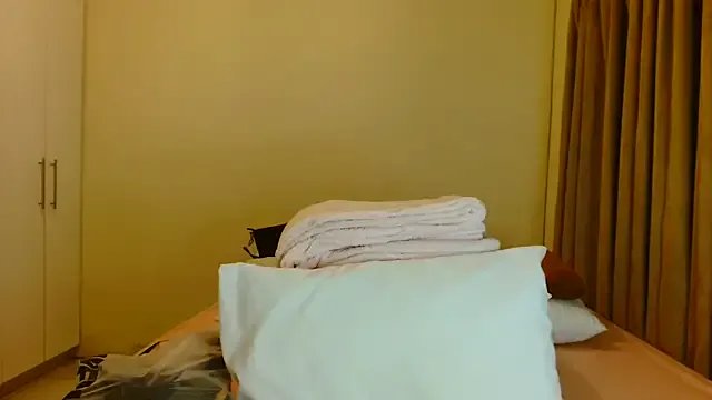 ALEXABOUJEE95 on StripChat