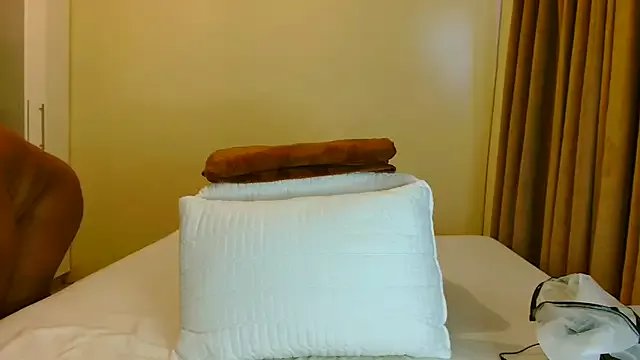 ALEXABOUJEE95 on StripChat