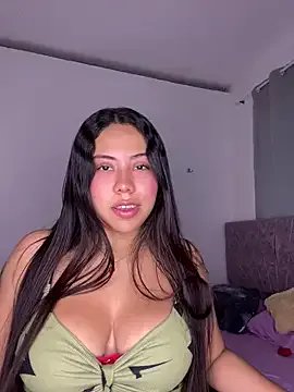 Alexamoon7 on StripChat