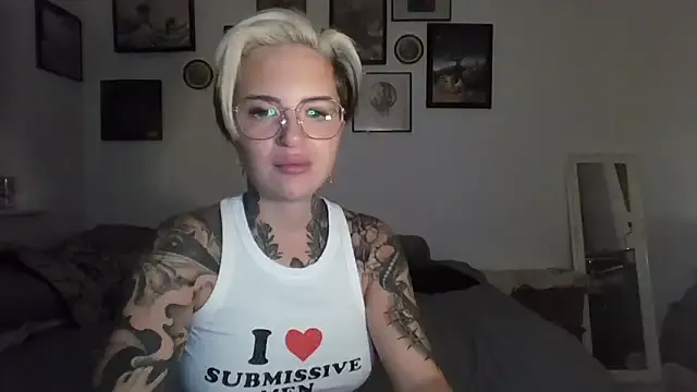 Offline Alexandersonxo on StripChat