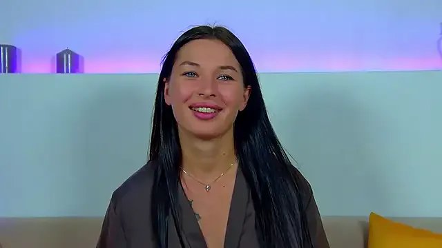 AlexandraBloom on StripChat