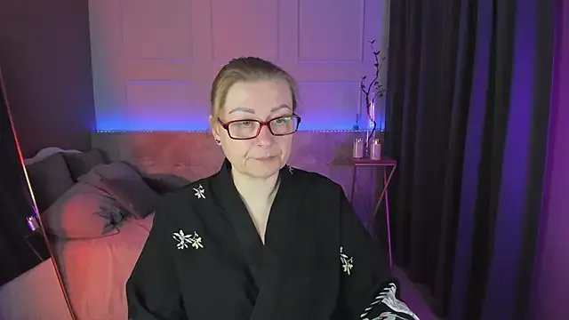 AlexandraKind on StripChat