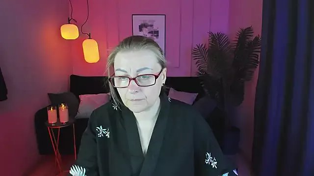 AlexandraKind on StripChat