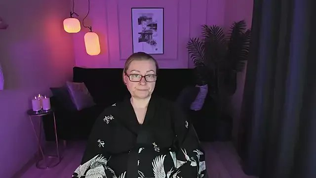 AlexandraKind on StripChat