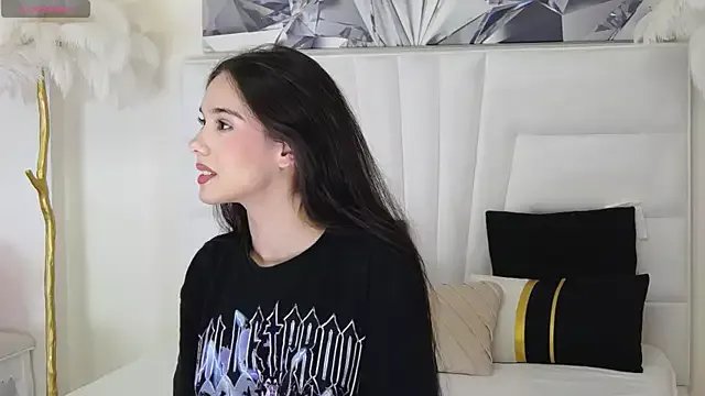 AlexisDevine on StripChat