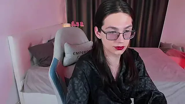 Alfreda_Mills on StripChat