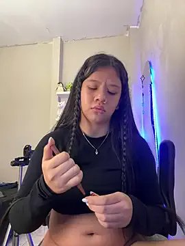 alhaana_ on StripChat