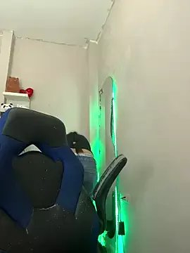 alhaana_ on StripChat