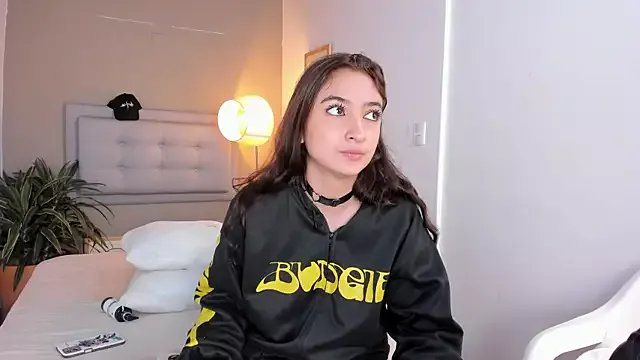 Alice_Dickinssonn on StripChat