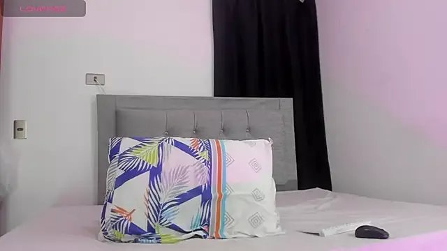 alice_oceans on StripChat