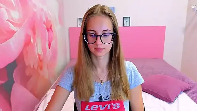 AliceAdams on StripChat