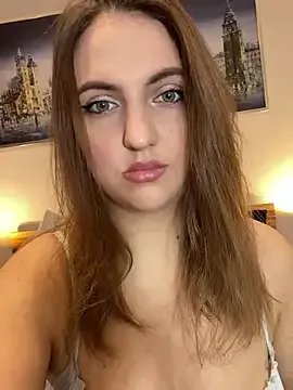 AliceDesmee on StripChat