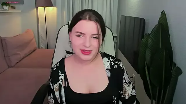 Offline AliceLiador on StripChat