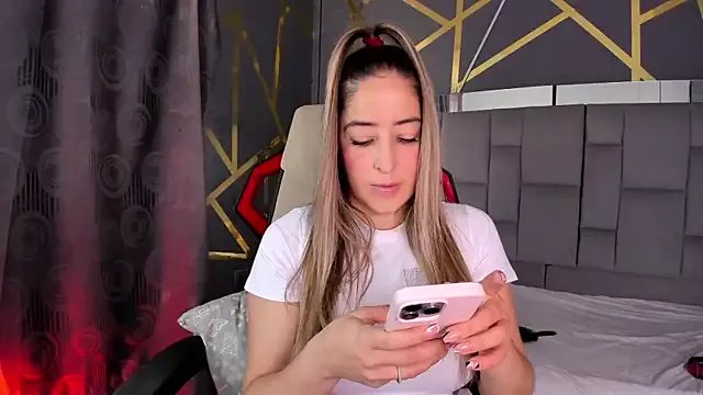 AliceSteel12 on StripChat