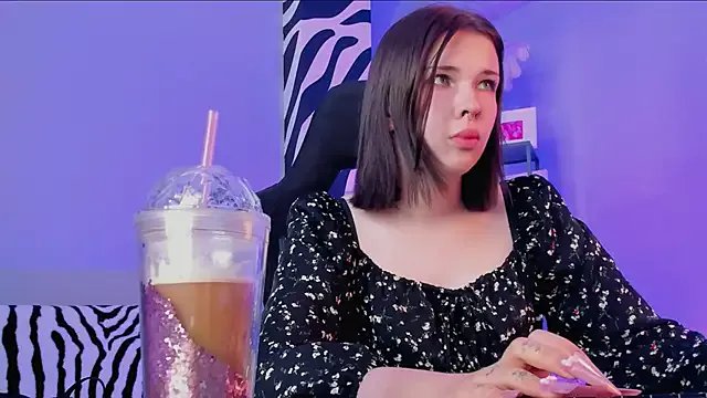 AliceSunday on StripChat