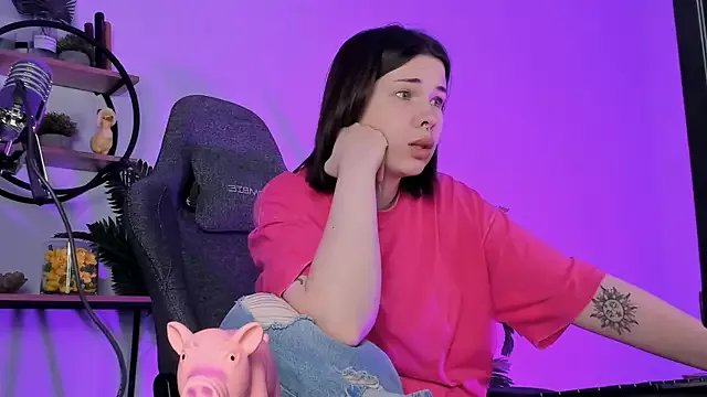 AliceSunday on StripChat