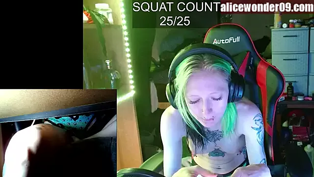 Offline alicewonder09 on StripChat