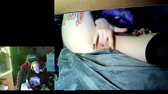 Offline alicewonder09 on StripChat