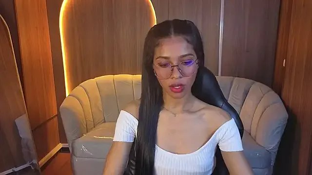 Alina_b_ on StripChat