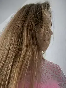 Offline AlinaCum on StripChat