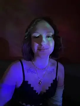 AlinaFoxyy on StripChat