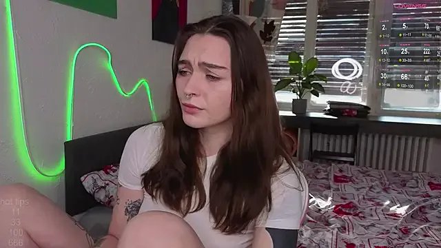 Alisa_Dfm on StripChat