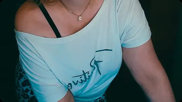 AlisaHot55 on StripChat