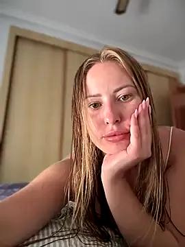 AlisaWhite on StripChat