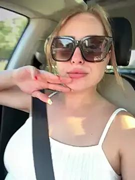 AlisaWhite on StripChat