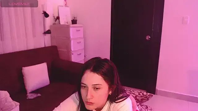 AlissonnFoxx on StripChat