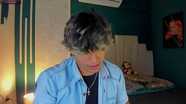 Allex_Cano on StripChat