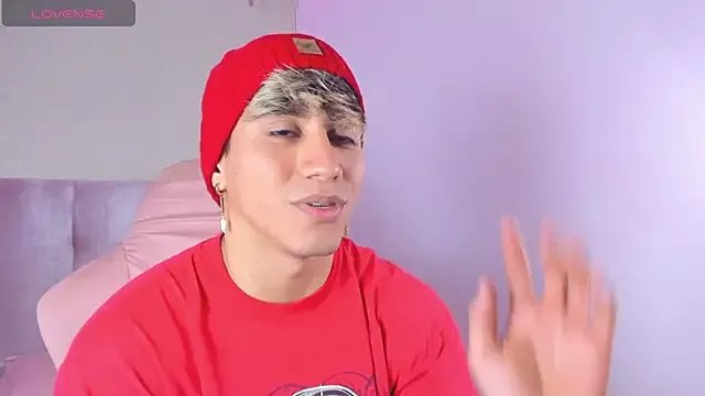 Allex_Cano on StripChat